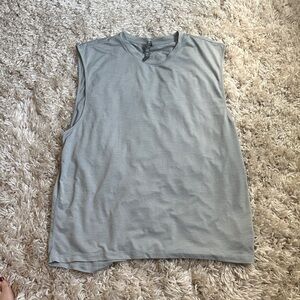 Vuori Men’s Strato Muscle Tee Heather Gray Athletic Tank 2xL